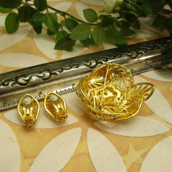 ESTATE STYLE Rhinestone Gold Brooch Earrings Set ~ VINTAGE Gold Plate Rhinestone - Picture 15 of 15